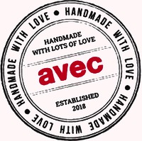 HANDMADE WITH LOVE HANDMADE WITH LOVE HANDMADE WITH LOVE HANDMADE WITH LOTS OF LOVE avec ESTABLISHED 2018