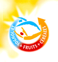 YOGHOURT + FRUITS + CÉRÉALES