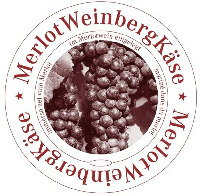 Merlot WeinbergKäse immerso nel vino Merlot im Merlotwein eingelegt mariné dans du merlot