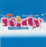 Kidy full with milk sa puno mleka